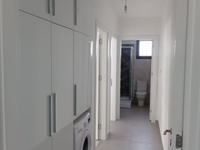 SPACIOUS SPACIOUS 90M2 (2+1) APARTMENT FOR RENT WITH ELEVATOR AND PARKING WITH FURNISHED TERRACE IN A NEW BUILDING IN AN EXCELLENT CENTRAL LOCATION. ** 