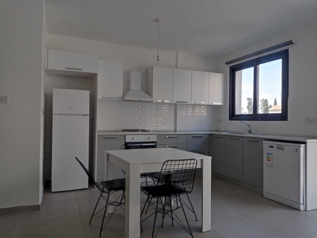 SPACIOUS SPACIOUS 90M2 (2+1) APARTMENT FOR RENT WITH ELEVATOR AND PARKING WITH FURNISHED TERRACE IN A NEW BUILDING IN AN EXCELLENT CENTRAL LOCATION. ** 