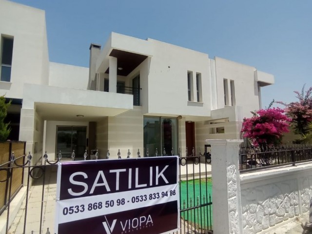 Twin Villas for Sale in a Peaceful Environment in a Central Location in a Wonderful Location for Sale in the Kucukkaymakli Region ** 