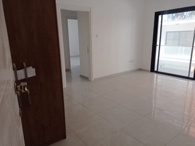 85M2 TURKISH OPPORTUNITY APARTMENT ON THE GROUND FLOOR IN THE SMALL KAYMAKLI DISTRICT (2 +1) ** 