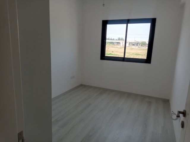 85M2 TURKISH OPPORTUNITY APARTMENT ON THE GROUND FLOOR IN THE SMALL KAYMAKLI DISTRICT (2 +1) ** 