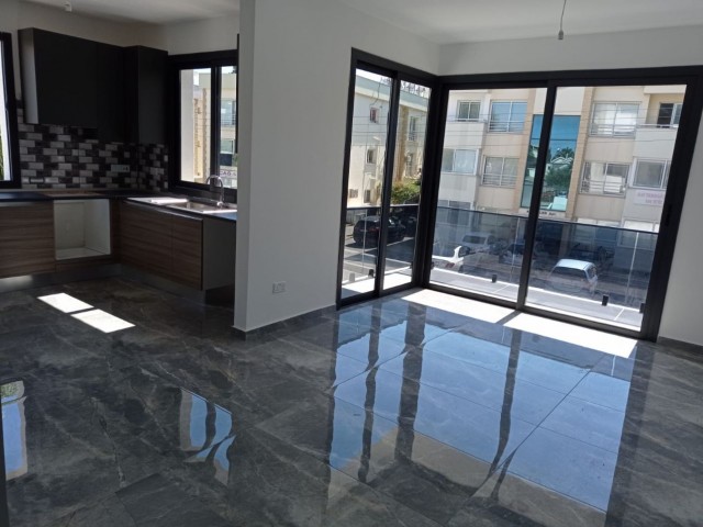 EXCELLENT DESIGN IN THE MOST ELITE AREA OF KÜÇÜK KAYMAKLI, 1. SPACIOUS AND SPACIOUS APARTMENTS WITH AN ELEVATOR (3+1), BUILT WITH HIGH-CLASS WORKMANSHIP AND MATERIALS ** 