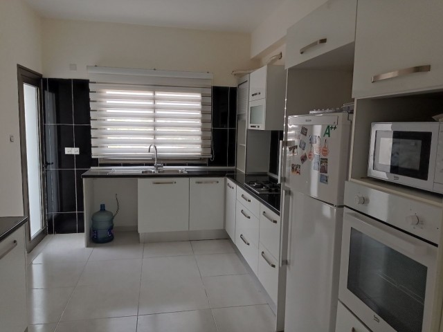 Küçükkaymaklı bölgesinde 2+1 yarı eşyalı daire