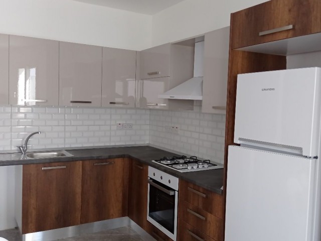 Bakanlıklar bölgesinde merkezi konumda kiralık 2+1 yeni eşyalı sıfır daire