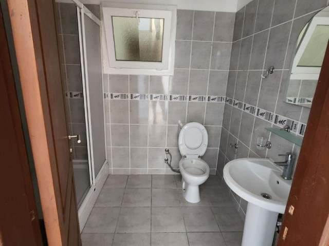 LARGE SPACIOUS 130M2 (3+1) EXCELLENT RENTAL APARTMENT WITH ELEVATOR IN YENIŞEHIR REGION ** 