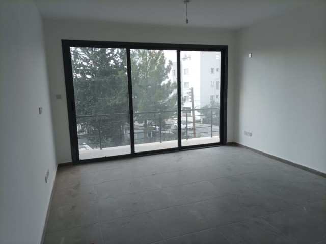 LARGE SPACIOUS (2+1) 90M2 APARTMENTS FOR SALE WITH ELEVATOR AND PARKING LOT IN AN EXCELLENT LOCATION IN SMALL KAYMAKLI