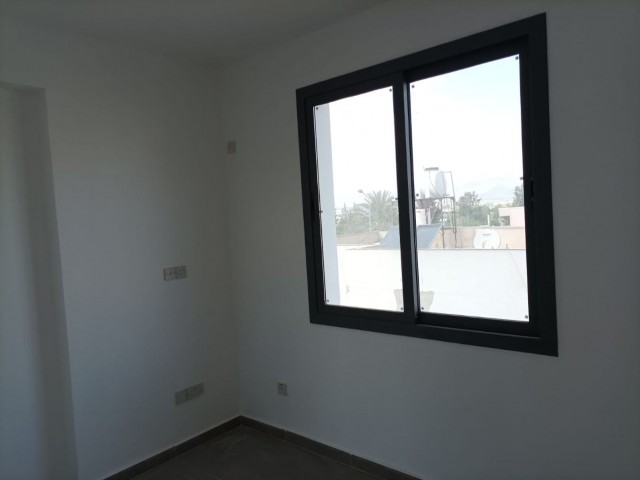 LARGE SPACIOUS (2+1) 90M2 APARTMENTS FOR SALE WITH ELEVATOR AND PARKING LOT IN AN EXCELLENT LOCATION IN SMALL KAYMAKLI