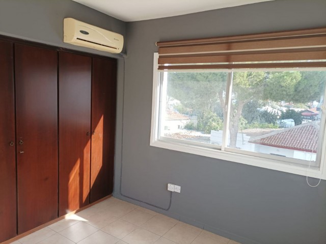 LARGE AND SPACIOUS FLAT FOR RENT WITH COMMERCIAL PERMIT IN A PERFECT LOCATION IN YENİŞEHİR, SUITABLE TO BE AN OFFICE, CLINIC, AND TRAINING CENTER WITH ELEVATOR.