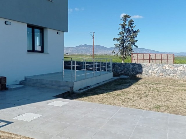 Flughafen 3 Min. Duplex-Haus Gaziköy-Nikosia