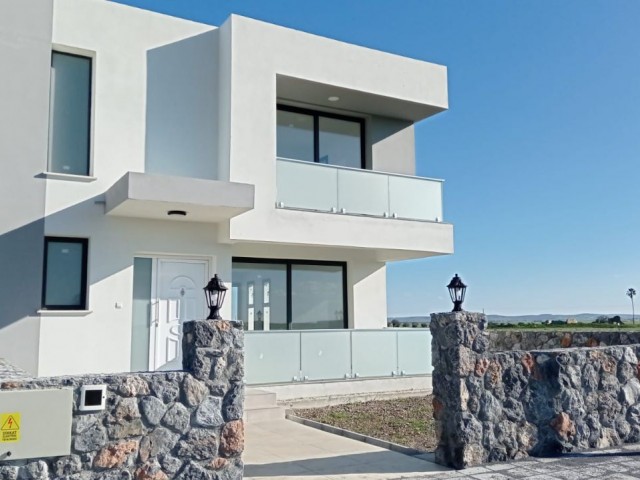 Flughafen 3 Min. Duplex-Haus Gaziköy-Nikosia