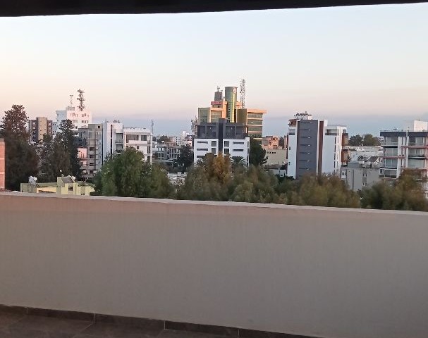 Stilvoll gestaltetes 2+1 möbliertes Penthouse in zentraler Lage in der Region Yenişehir mit einzigartiger Aussicht.   ** 