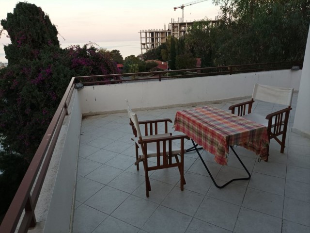 FULLY FURNISHED (2+1) 85 M2 + 50M2 SPACIOUS PENTHOUSE WITH LARGE TERRACE IN A PERFECT LOCATION IN THE MOST BEAUTIFUL REGION OF CYPRUS, GUINEA