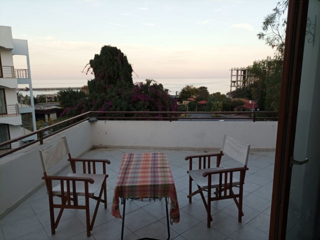 FULLY FURNISHED (2+1) 85 M2 + 50M2 SPACIOUS PENTHOUSE WITH LARGE TERRACE IN A PERFECT LOCATION IN THE MOST BEAUTIFUL REGION OF CYPRUS, GUINEA