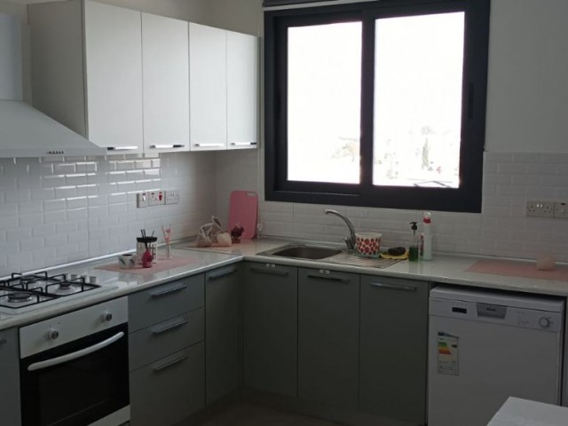 2+1 furnished flat for rent on the school road in Yenişehir region