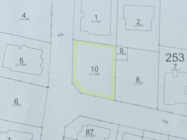 CORNER LAND IN A PERFECT LOCATION WITH RESIDENTIAL ZONING IN THE KAYMAKLI AREA, 12 UNITS (2+1) FLATS