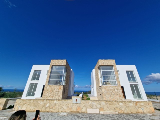 Panoramik Manzara Rüya Gibi Bir Yaşam   Girne'de  Seni bekliyor.