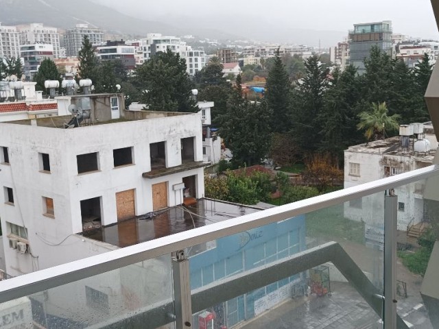 130 M2 SPACIOUS AND SPACIOUS FLAT FOR SALE IN A PERFECT LOCATION IN KYRENIA, THE MOST BEAUTIFUL CITY OF CYPRUS, WITH SEA AND MOUNTAIN VIEWS, COMMERCIAL PERMIT, ELEVATOR AND CLOSED PARKING PARKING.
