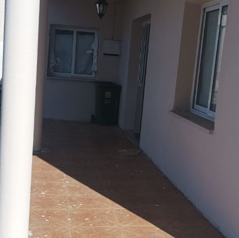 PERFECT, SPACIOUS AND SPACIOUS DETACHED RESIDENCE FOR SALE AT A VERY REASONABLE PRICE WITH 150M2 GARDEN IN 700M2 GARDEN IN SERHATKÖY AREA, ONE OF THE MOST BEAUTIFUL AND GREEN AREAS OF CYPRUS