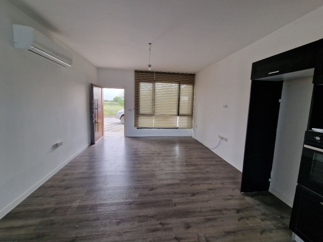 2+1 Maisonette-Villa mit Garten zum Verkauf in Minareliköy. Sofort bezugsfertig