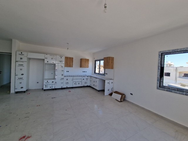 130M2 (3+1) ENSUITE SPACIOUS AND SPACIOUS FLATS IN GÖNYELİDE VILLA AREA WITH TURKISH COACHES, MADE WITH EXCELLENT WORKMANSHIP AND MATERIALS, SUITABLE FOR CREDIT.