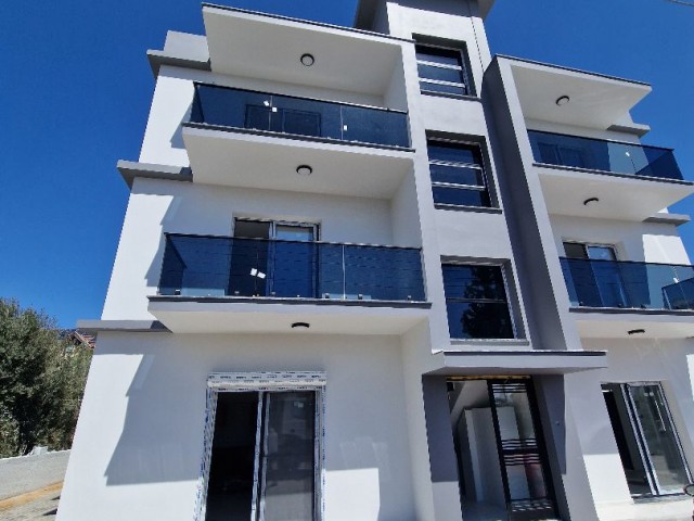 130M2 (3+1) ENSUITE SPACIOUS AND SPACIOUS FLATS IN GÖNYELİDE VILLA AREA WITH TURKISH COACHES, MADE W