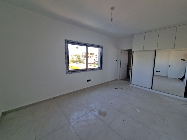 130M2 (3+1) ENSUITE SPACIOUS AND SPACIOUS FLATS IN GÖNYELİDE VILLA AREA WITH TURKISH COACHES, MADE WITH EXCELLENT WORKMANSHIP AND MATERIALS, SUITABLE FOR CREDIT.