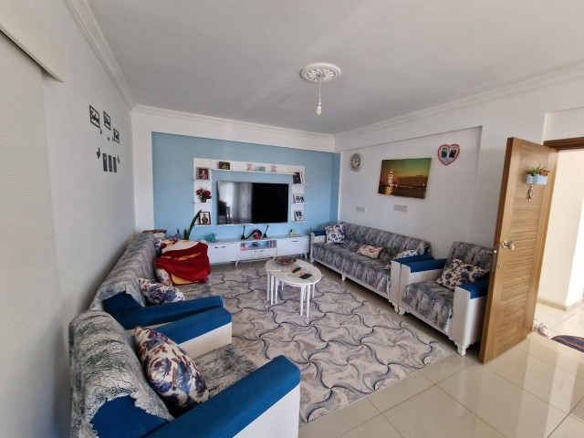 2+1 opportunity flat for sale in a beautiful location in Gönyeli