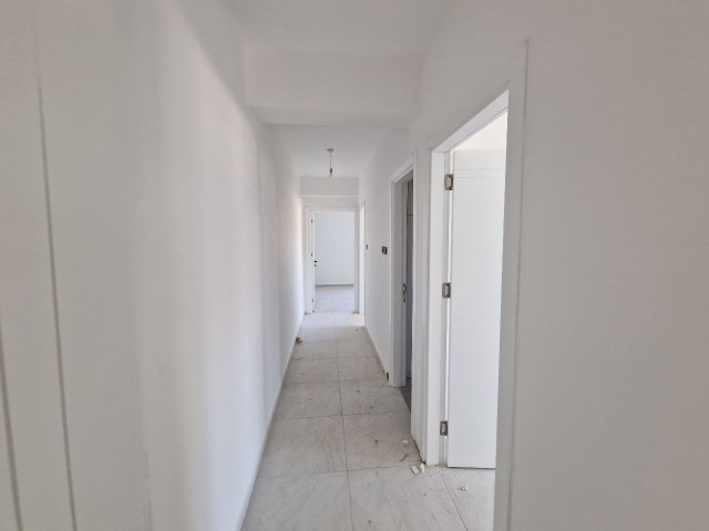 Gönyeli'de 3+1 ( 130 M2) Sessiz ve Sakin bir Konumda olan Muhteşem daire