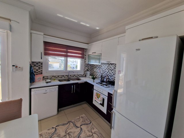 2+1 flat for sale in a decent location in Gönyeli