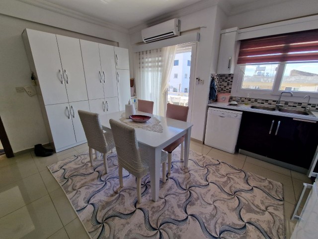 2+1 flat for sale in a decent location in Gönyeli