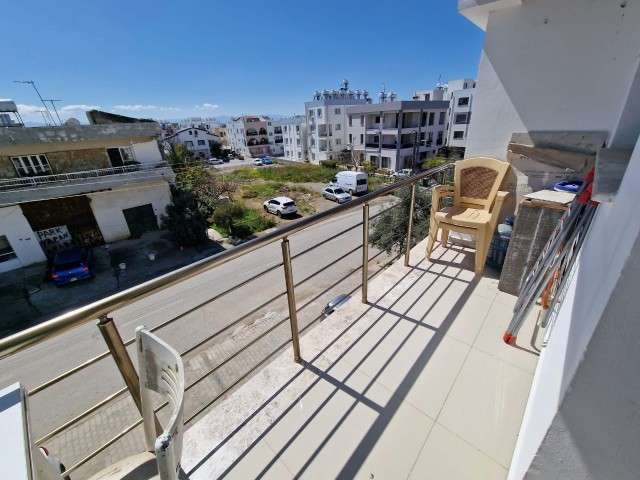 2+1 flat for sale in a decent location in Gönyeli