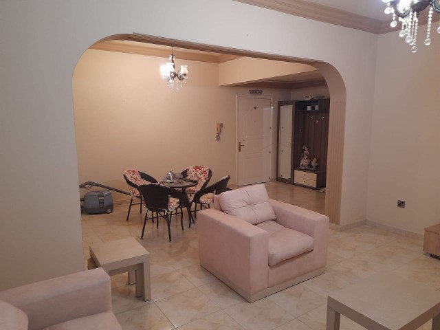 3+1 fully furnished flat for rent in a quiet location in Gönyeli Center