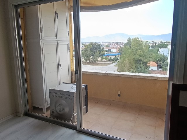 3+1 flat for sale in Kızılbaş area, next to Dr Fazıl Küçük park. Centrally located