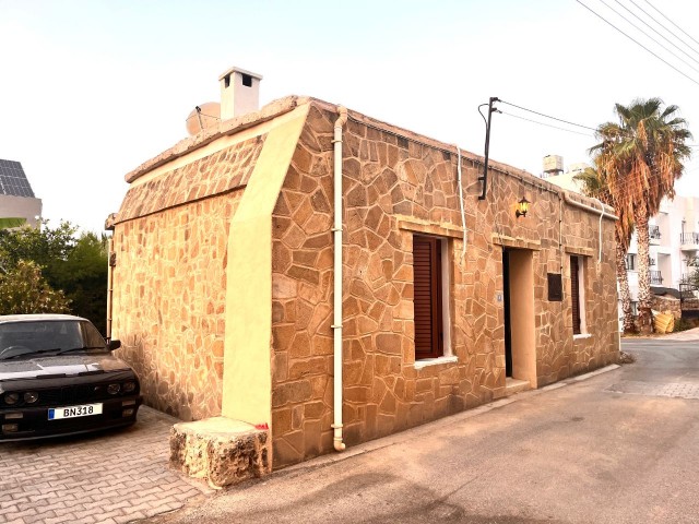 GIRNE-ALSANCAK, DETACHED CYPRUS HOUSE, WITH VIEW, PRIVATE GARDEN, TERRACE, LARGE 2+1, CLOSE TO EVERYTHING