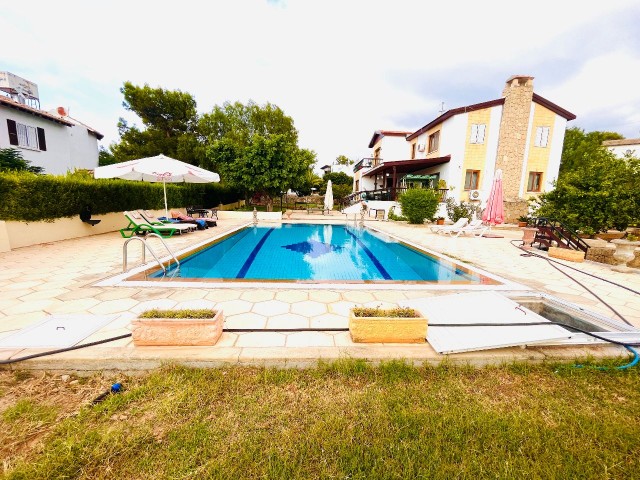 KYRENIA, CATALKOY - HUGE 4 BEDROOM DETACHED VILLA IN PRIME LOCATION CLOSE TO THE BEACH