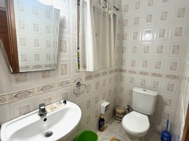 CENTRAL KYRENIA , SPECIOUS GARDEN FLAT 3+1, 135M2, OPPOSITE GREEN AREA , WELL LOOKED AFTER , CLOSE TO ALL AMENITIES 