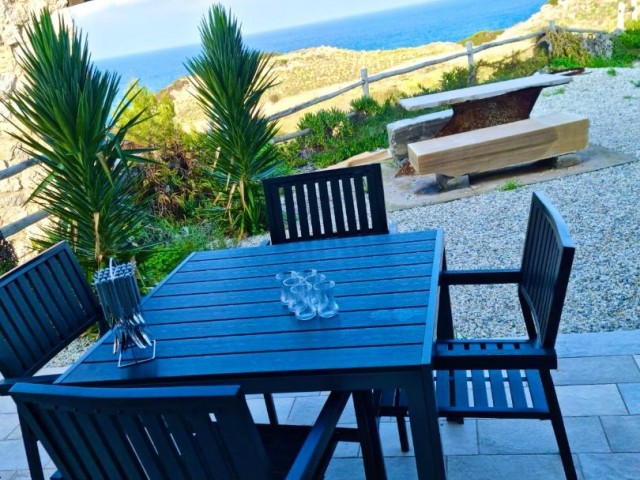 GIRNE, ESENTEPE - BEAUTIFUL 1+1 GARDEN APARTMENT LOCATED IN A SEAFRONT COMPLEX