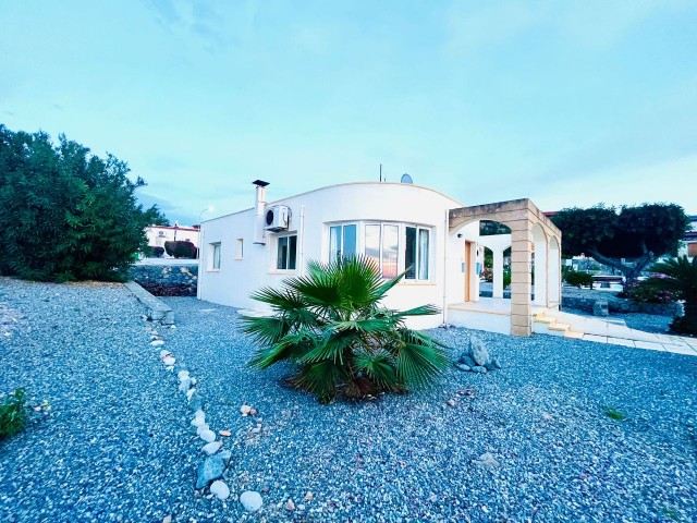 GİRNE ESENTEPE - SCHÖNER FREISTEHENDER BUNGALOV MIT DACHTERRASSE UND MEERBLICK