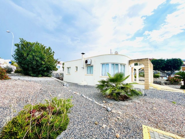 GIRNE, ESENTEPE - BEAUTIFUL DETACHED BUNGALOW WITH ROOF TERRACE AND SEA VIEWS