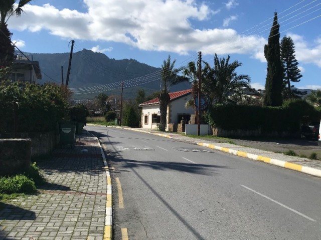 GIRNE KARAOGLANOGLU, AROUND KAYA PALAZZO, 1+1 DETACHED BUNGALOW, CLOSE TO EVERYWHERE, CLEAN AND MAIN