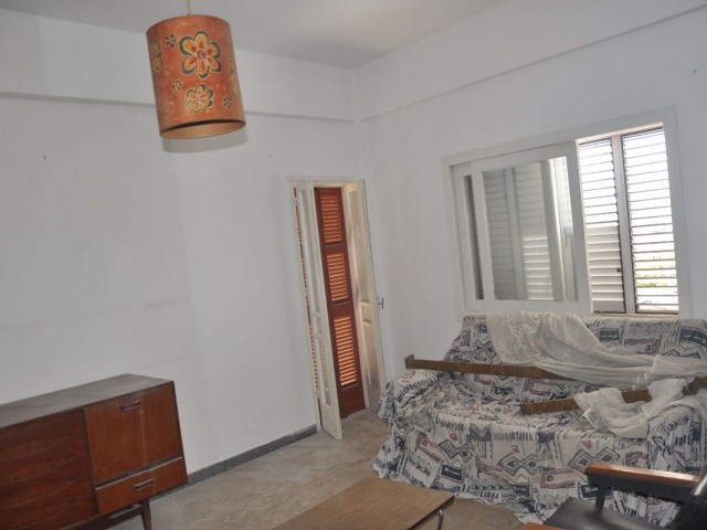 3 + 2 200 M2 APARTMENT WITH GARDEN IN ALAYKOY ** 