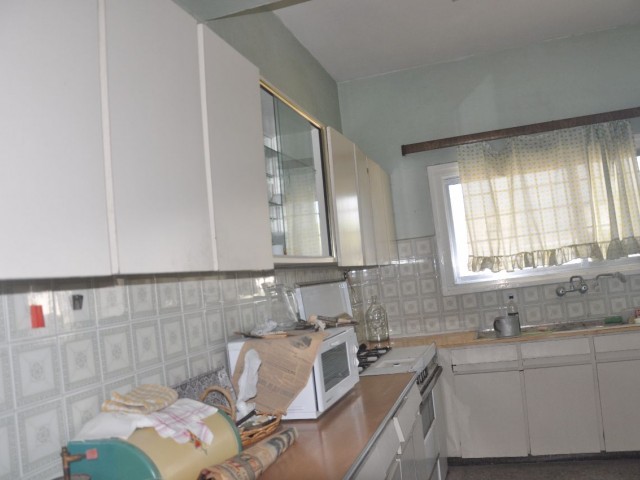 3+2 200 M2 Wohnung mit Garten in ALAYKÖY ** 