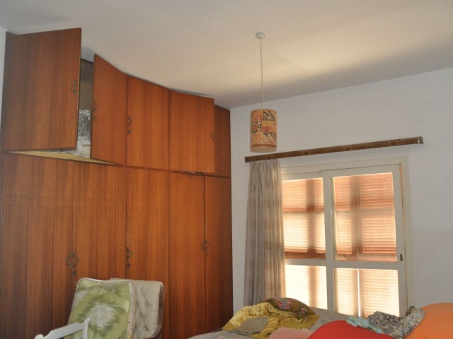 3 + 2 200 M2 APARTMENT WITH GARDEN IN ALAYKOY ** 