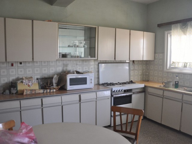 3+2 200 M2 Wohnung mit Garten in ALAYKÖY ** 