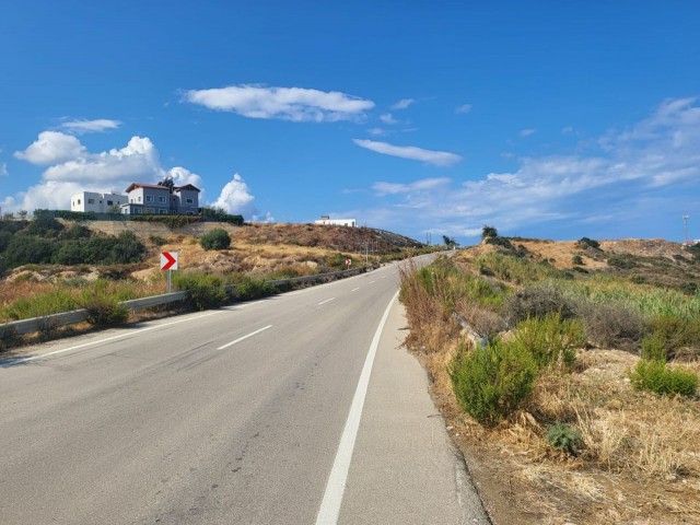 17 HEKTAR LAND HINTER DEM BLUE HOTEL SOWIE FISCHERHÜTTE ** 