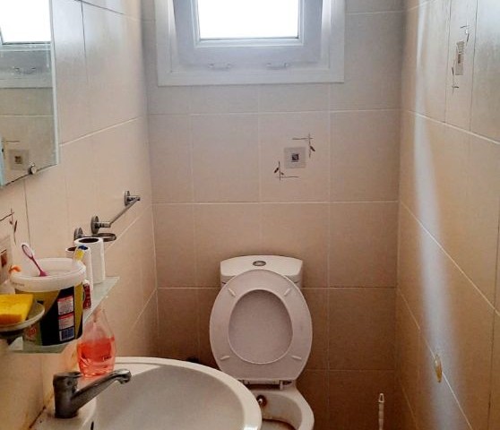 3+1 125 m2 Wohnung zum Verkauf im 2. Stock mit hohen Mieteinnahmen in einer herrlichen Lage in Lefkosa dereboyunda