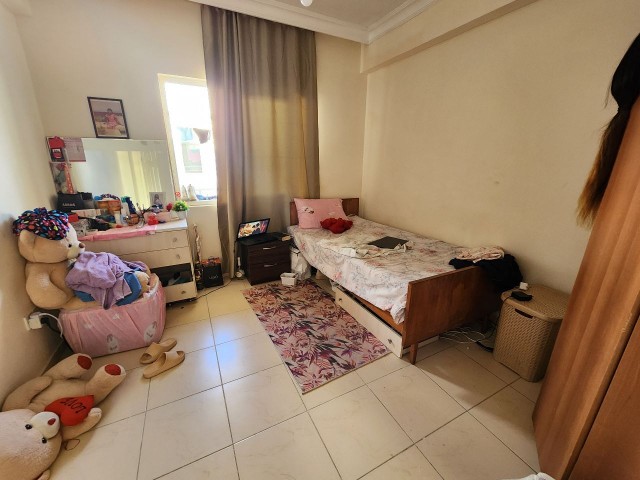 NICOSIA KUCUK KAYMAKLIDA 156 M2 3+1 FLAT WITH LARGE LIVING ROOM AND LARGE BALCONY