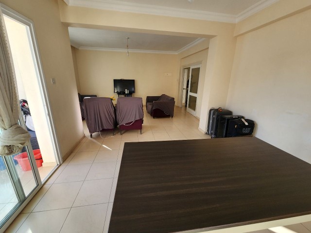 NICOSIA KUCUK KAYMAKLIDA 156 M2 3+1 FLAT WITH LARGE LIVING ROOM AND LARGE BALCONY