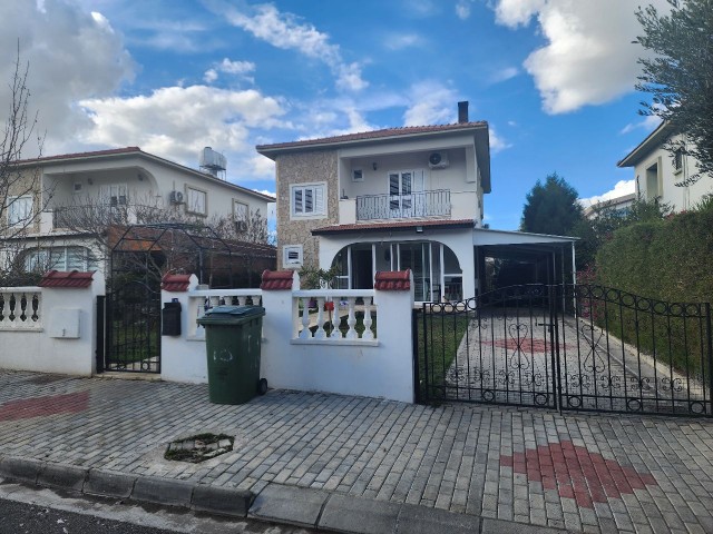 Freistehende Bahceli-Villa in herrlicher Lage in Yenikent