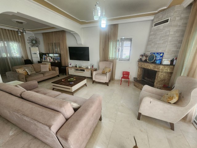 Bahceli detached villa in a magnificent location in Yenikent
